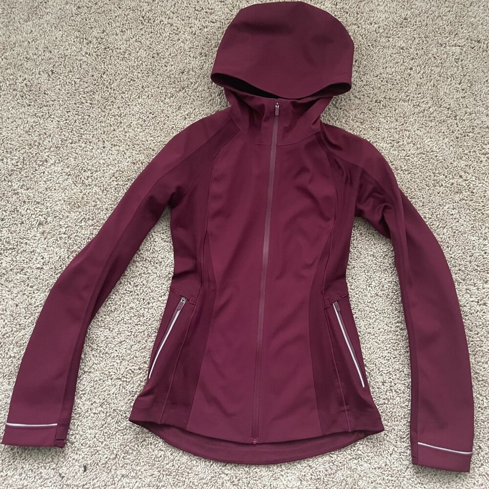 Lululemon cross chill jacket in size 2